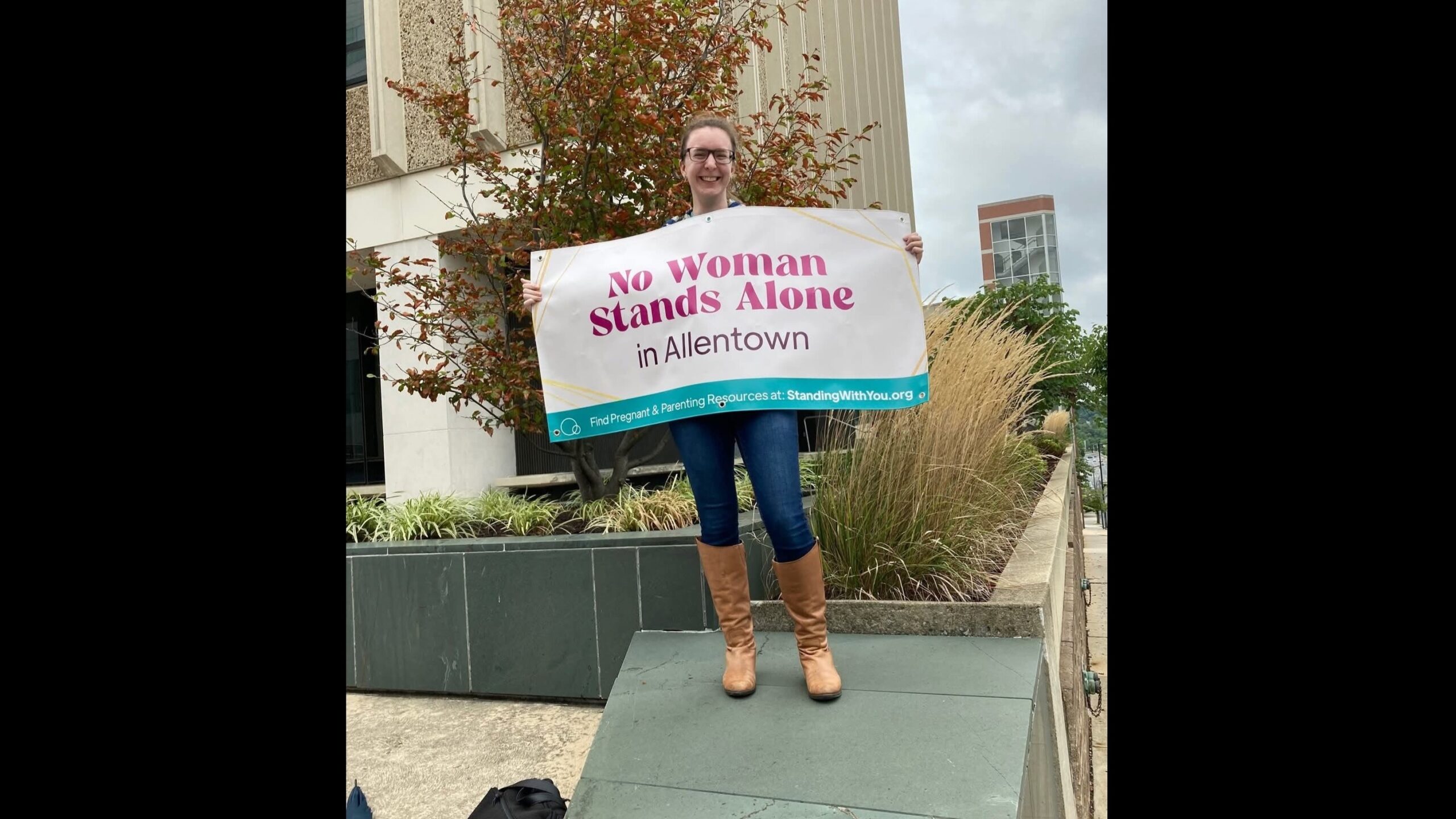 No Woman Stands Alone: the Delusion